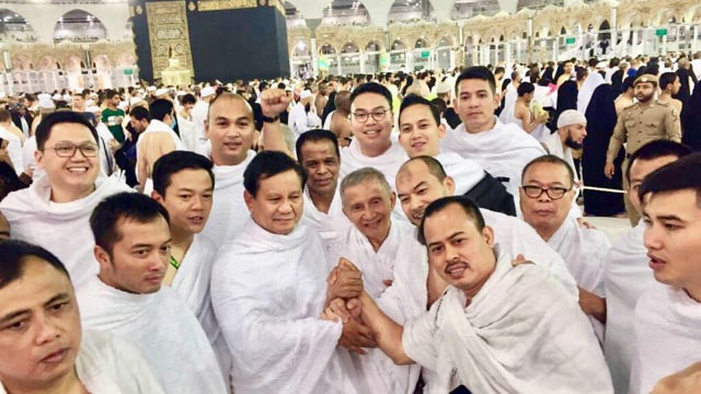 Prabowo Subianto umrah di Mekkah. (Foto: dok. Istimewa)