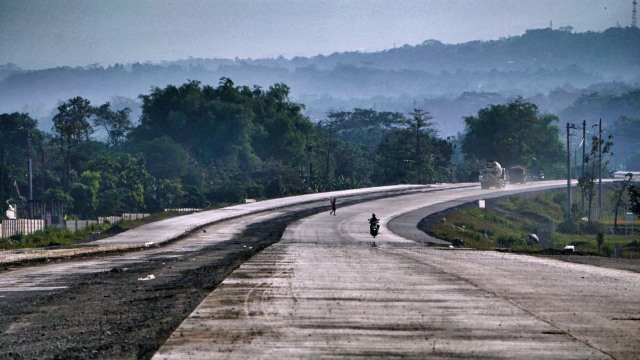 Pembangunan jembatan Pepe, tol Salatiga-Kartasura (Foto: Aditia Noviansyah/kumparan)