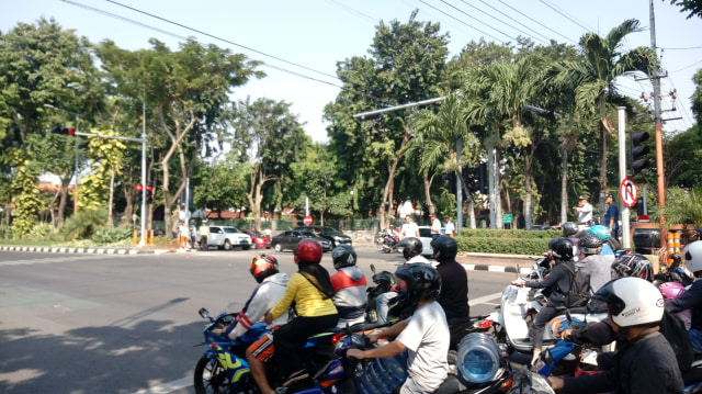 Persimpangan baru Jalan Bengawan, Surabaya. (Foto: Phaksy Sukowati/kumparan)