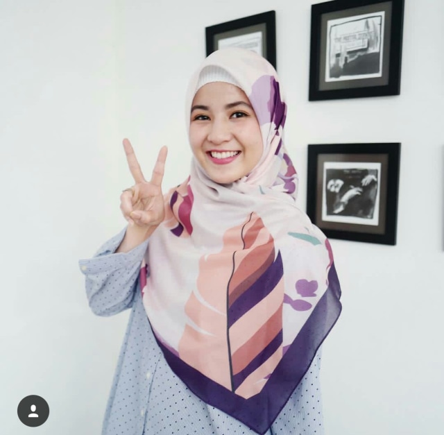 8 Gaya Artis Berhijab Yang Bisa Kamu Tiru Untuk Segala Momen Kumparan Com