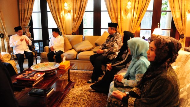 Jusuf Kalla buka bersama di rumah Charul Tanjung (Foto: Dok. Setwapres)