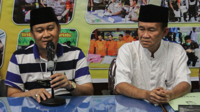 Rektor Unri dan Kapolda Riau konpers kasus bom (Foto: Antara/Rony Muharrman)