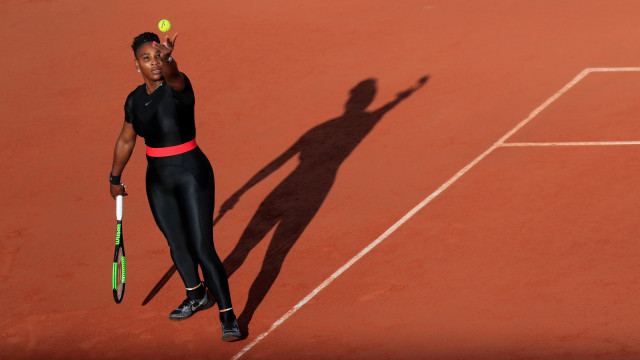 Serena Williams di babak ketiga Roland Garros. (Foto: REUTERS/Gonzalo Fuentes)