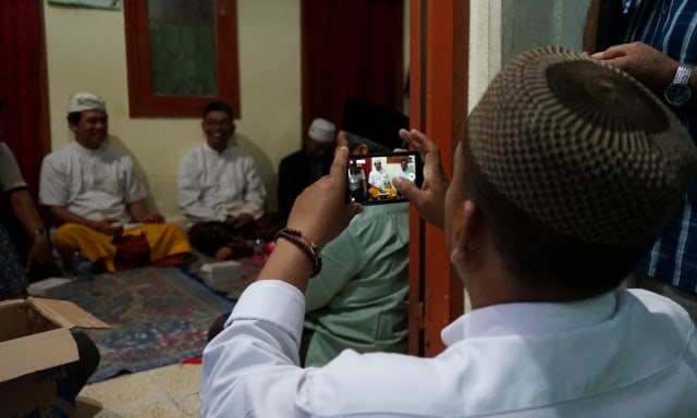 Suwirta Silaturahmi dengan  Warga Kampung Jawa Klungkung