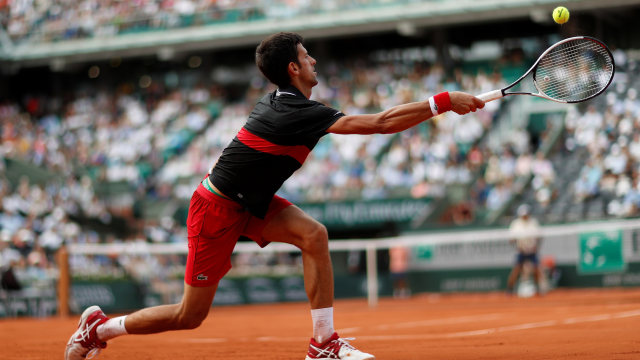 Djokovic di babak keempat Roland Garros 2018. (Foto: REUTERS/Gonzalo Fuentes)