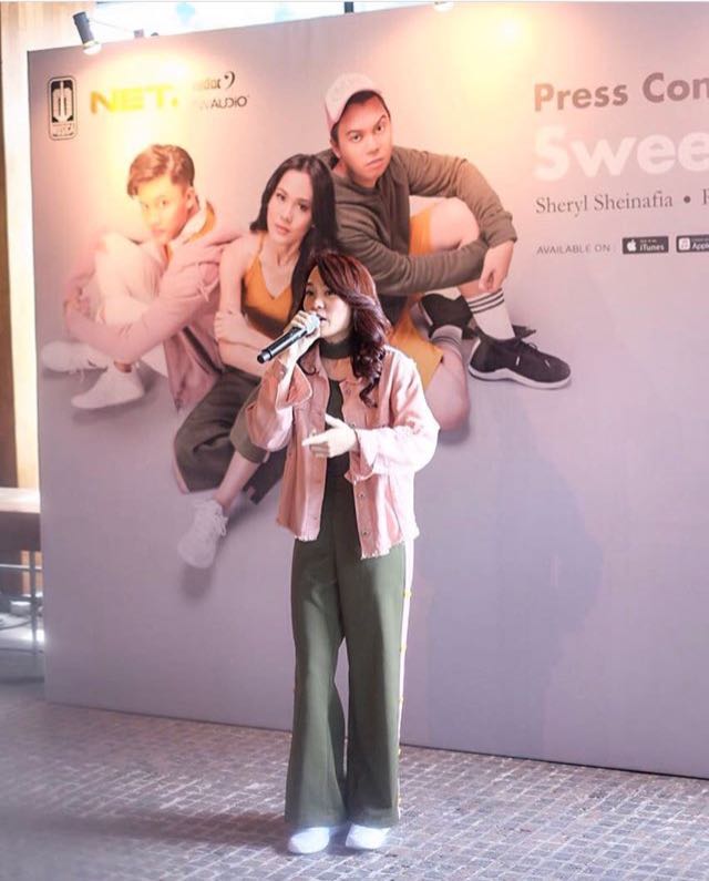 12 Gaya Fashion Sheryl Sheinafia di Atas Panggung, Kece Banget (12)
