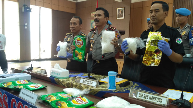 Jadi Kurir 5 Kg Sabu, Mahasiswa Asal Banten Ditangkap di Padang