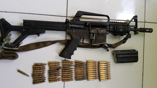 Senjata milik pengedar sabu di Lhokseumawe (Foto: Istimewa)