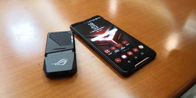 Asus RoG Phone (Foto: Utomo Priyambodo)