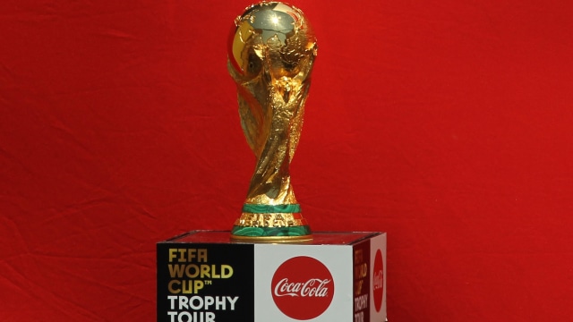Trofi Piala Dunia. (Foto: Ulises RUIZ / AFP)