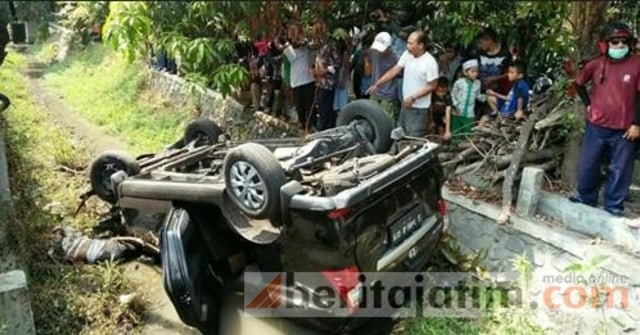  Tergencet Body Mobil Avanza di Sungai, Warga Trowulan Tewas