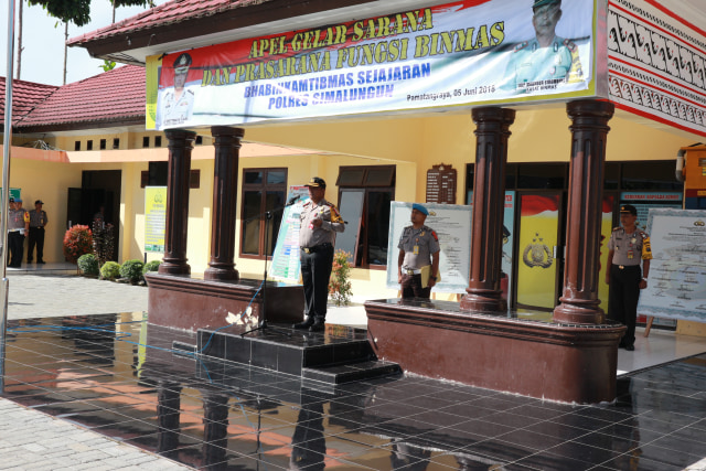 KAPOLRES SIMALUNGUN PIMPIN APEL GELAR SARANA DAN PRASARANA FUNGSI BINMAS
