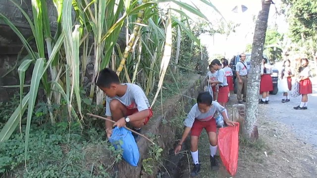 Hari Lingkungan Hidup, Siswa SD  Olah Sampah Plastik