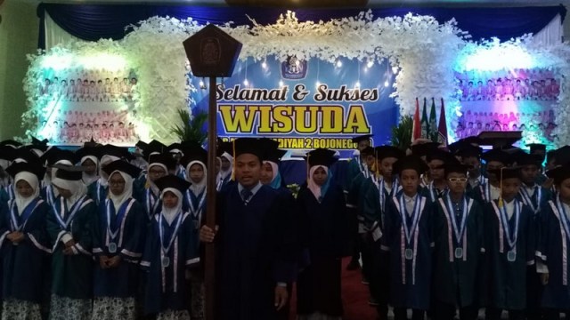 103 Siswa SD Muhammadiyah 2 Bojonegoro Diwisuda (1)