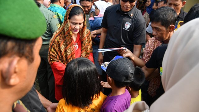 Iriana dampingi Jokowi di Subang. (Foto: Laily Rachev - Biro Pers Setpres)