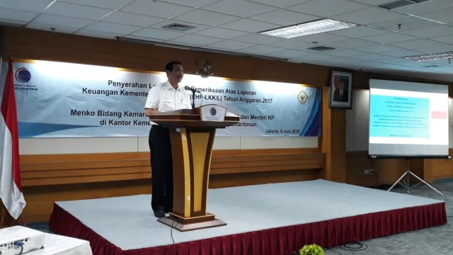 Penyerahan LHP BPK ke Kemenko Kemaritiman (Foto: Ema Fitriyani/kumparan)