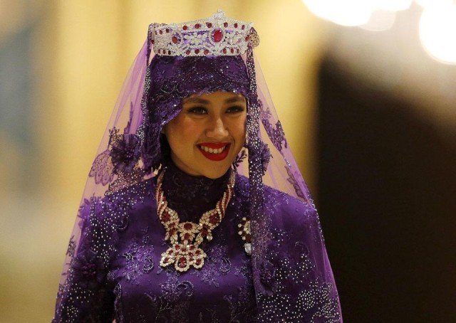 Perhiasan rubi menantu Sultan Brunei (Foto: Olivia Harris/Reuters)