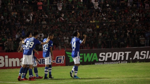Pemain Persib Merayakan Kemenangan (Foto: Septianda Perdana/Antara)