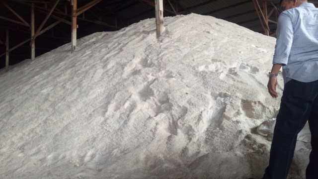 Bareskrim Polri Sita 40 ribu ton Garam Industri (Foto: Ainul Qalbi/kumparan)