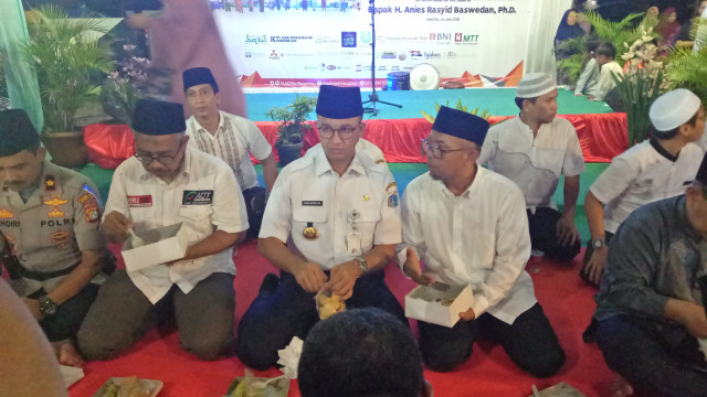 Anies Buka Puasa Bersama di Cengkareng (Foto: Nabilla Fatiara/kumparan)