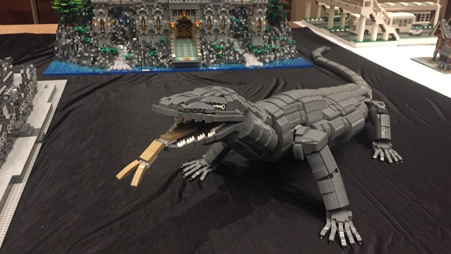 LEGO Bentuk Komodo di BRICKLIVE (Foto: Bella Cynthia/kumparan)