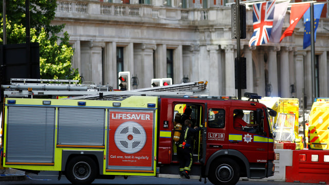 Kebakaran di Hotel Mandarin Oriental London (Foto: REUTERS/Henry Nicholls)