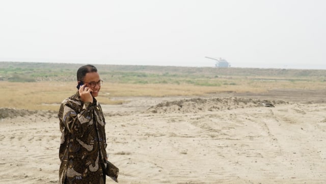 Anies Baswedan di proyek reklamasi pulau D (Foto: Fitra Andrianto/kumparan)