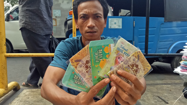 Para penjual angpao karakter di Tanah Abang (Foto: Ela Nurlaela/kumparan)