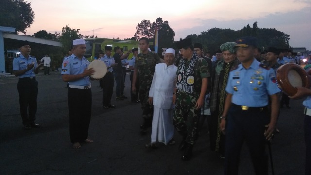 Panglima TNI: Babinsa-Bhabinkamtibmas Harus Bersatu Cegah Radikalisme (111243)