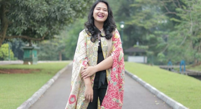 6 Selebriti yang Matanya 'Hilang' Ketika Senyum (3)