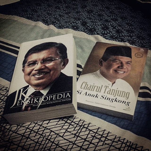 Buku tentang Jusuf Kalla dan Chairul Tanjung. (Foto: Instagram)