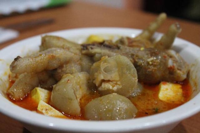Mantap Berbuka Puasa dengan Cilok Kuah Ceker