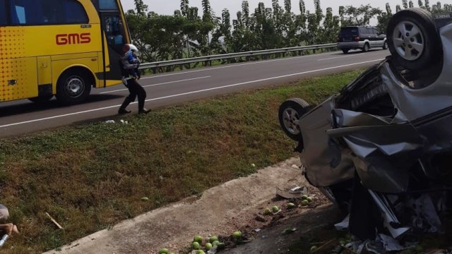 Kecelakaan Tol Cipali, 8 orang luka. (Foto: Dok polres Majalengka)