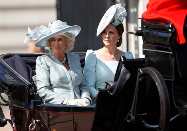 Kate Middleton & Camilla Foto: REUTERS/Peter Nicholls