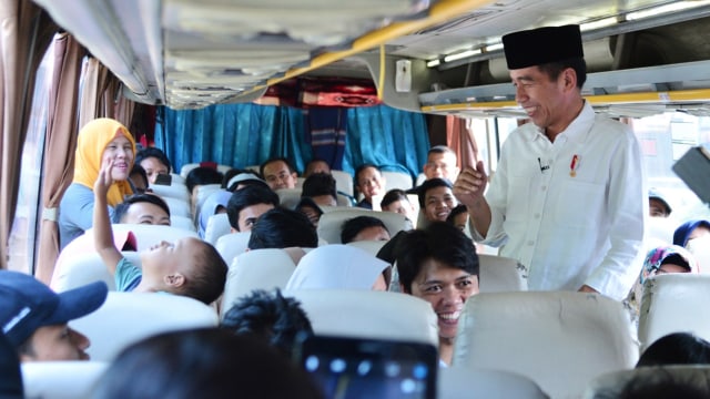 Joko Widodo tinjau mudik di Bogor. (Foto: dok. Intan/Biro Pers Setpres)