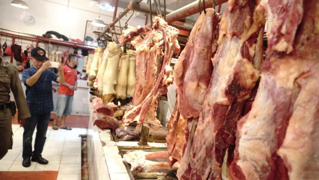 Harga daging sapi segar naik jelang lebaran. (Foto: Helmi Afandi Abdullah/kumparan)
