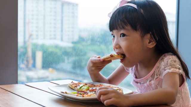 Ilustrasi Anak Jajan Makanan (Foto: Thinkstock)