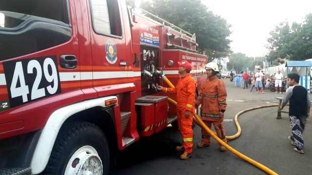 Kebakaran di Kompleks Marinir Cilandak. (Foto: Twitter/@humasjakfire)