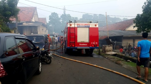 Kebakaran di Kompleks Marinir Cilandak. (Foto: Twitter/@humasjakfire)