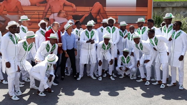 Timnas Nigeria berangkat dengan gaya. (Foto: Twitter @thenff)
