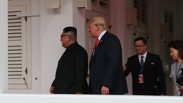 Suasana pertemuan Kim dan Trump. (Foto: Reuters/Jonathan Ernst)