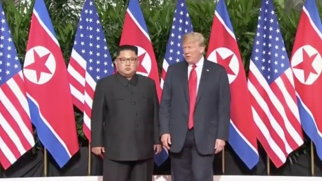 Suasana pertemuan Kim dan Trump. Foto: Live Streaming kumparan