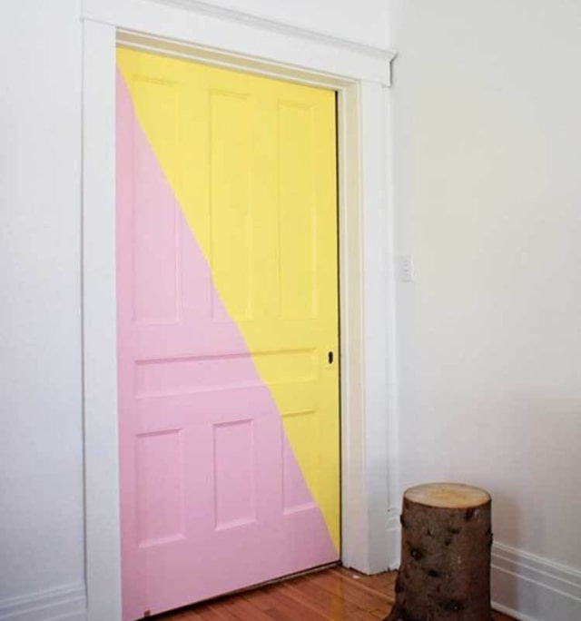 Keren! 6 Desain Pintu Kamar Ini Bikin Nggak Mau Keluar Kamar (1)