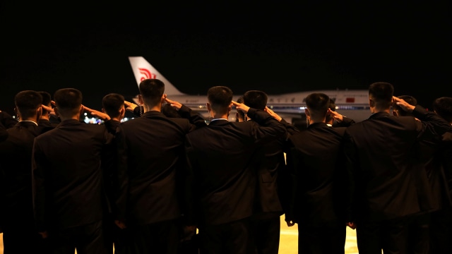 Pesawat yang membawa Kim Jong Un pulang. (Foto: Ministry of Communications and Information, Singapore/Handout via REUTERS)