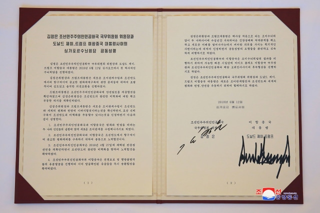 Dokumen Kesepakatan Kim-Trump. (Foto: North Korea's Korean Central News Agency. KCNA via REUTERS)