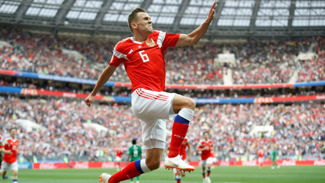 Denis Cheryshev cetak dua gol. (Foto: REUTERS/Carl Recine)