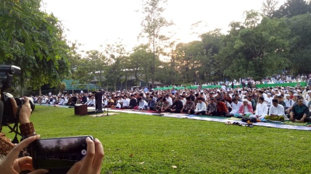 Suasana Salat Id Jokowi bersama warga Bogor. (Foto: Jihad Akbar/kumparan)