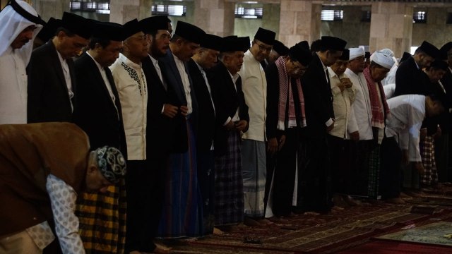 Jusuf Kalla Salat Id di Masjid Istiqlal. (Foto: Iqbal Firdaus/kumparan)