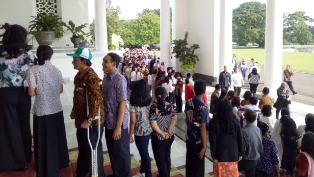 Jokowi Halalbihalal dengan warga (Foto: Jihad Akbar/kumparan)