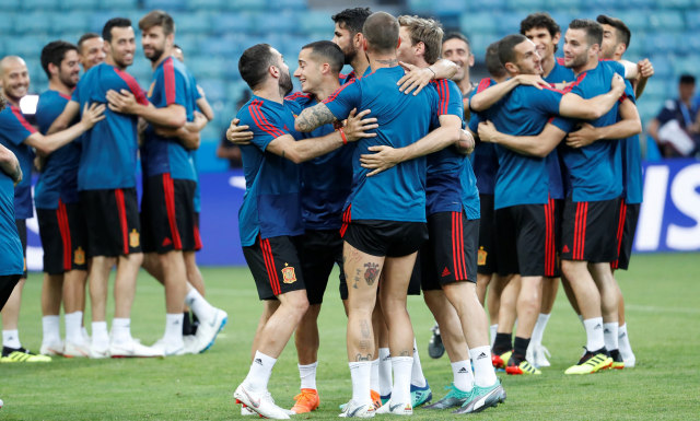 Latihan Timnas Spanyol jelang vs Portugal. (Foto: REUTERS/Francois Lenoir)